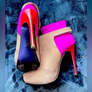 Rachel Roy Orange, tan, and pink bootie